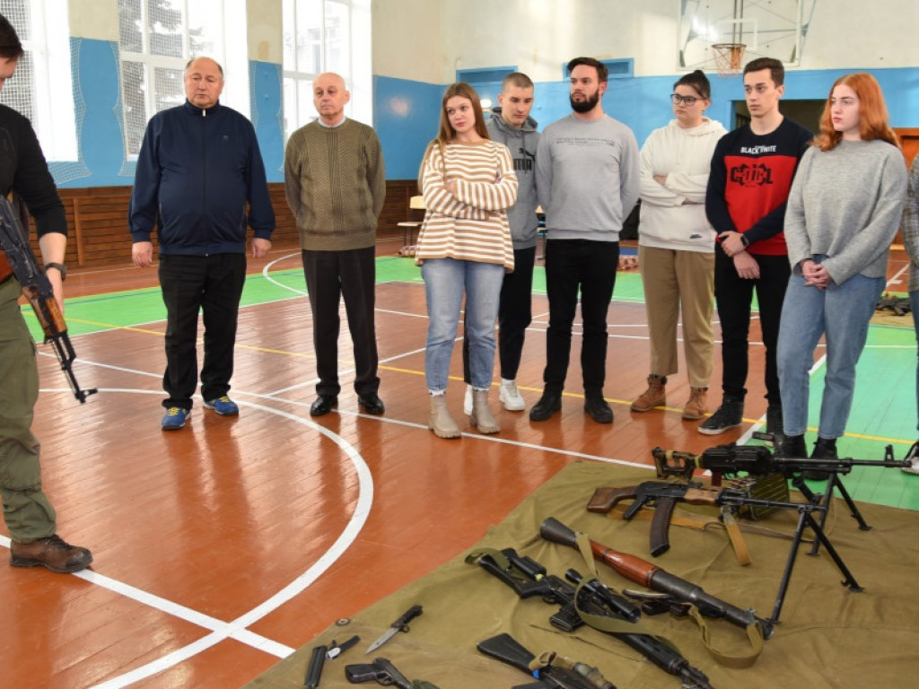 «Ті, хто перекували свої рушниці на плуги, будуть орати на тих, хто цього не зробив». Томас Джефферсон