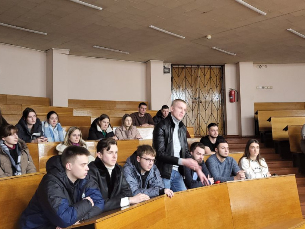 Настановчі збори студентів 5-ого курсу медичного факультету № 1: про що йшлось / Instruction meeting for 5-year students of Medical Faculty No. 1: key highlights