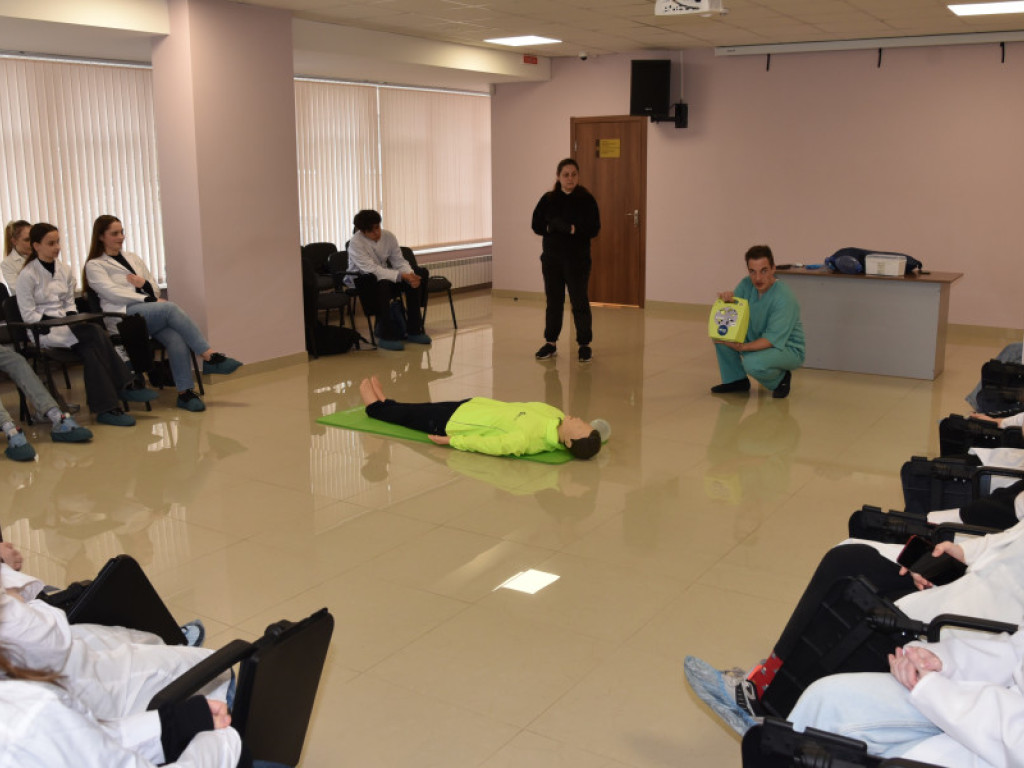 Уміти надавати невідкладну допомогу вчили ліцеїстів викладачі ПДМУ