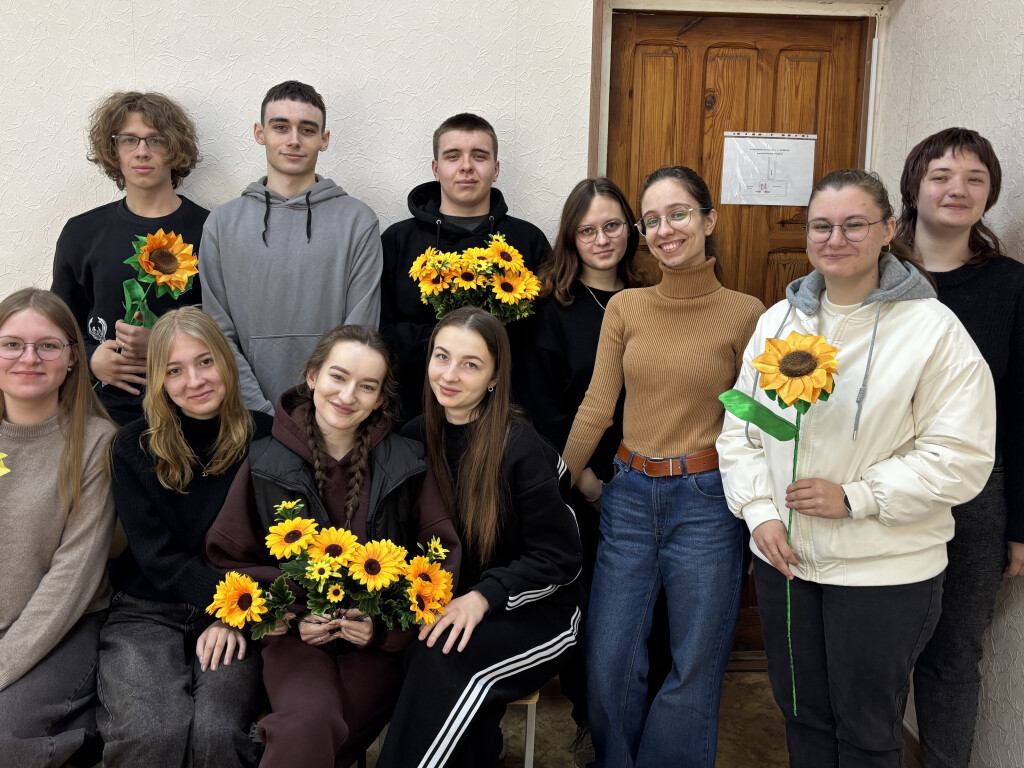 У ПДМУ відзначили Міжнародний день висаджування соняшника екологічною ініціативою / PSMU Marks International Sunflower Guerrilla Gardening Day with an Environmental Initiative