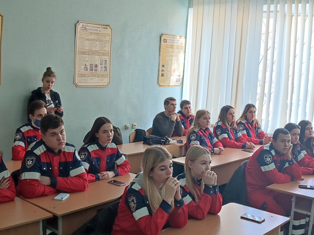 «Мінна небезпека та захист населення в зоні військових дій»: дискусія на тему