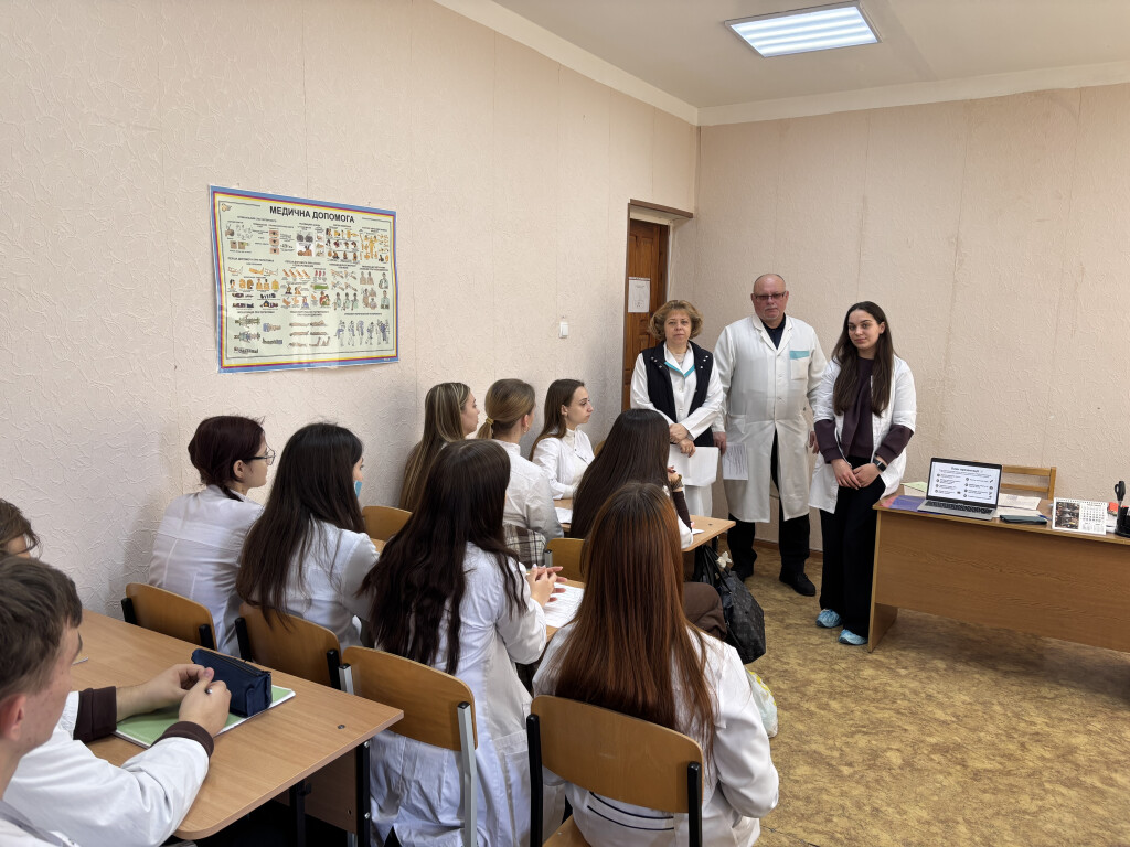 Формуємо цінності майбутніх медиків: круглий стіл у ПДМУ / Shaping the Values of Future Medical Professionals: Round Table at PSMU